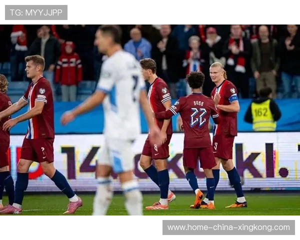 哈兰德身体硬朗制霸禁区，挪威锋线压倒性强势